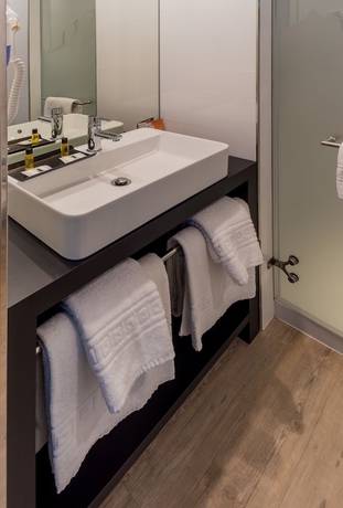 Imagen de la habitación del Hotel Star Inn Lisbon Aeroporto. Foto 11