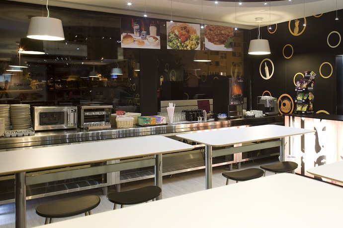 Imagen del bar/restaurante del Hotel Star Inn Porto. Foto 3