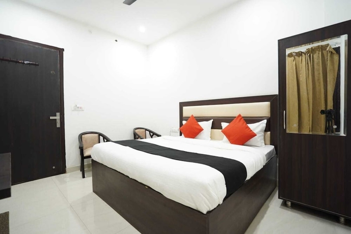 Imagen de la habitación del Hotel Star Karnal. Foto 3