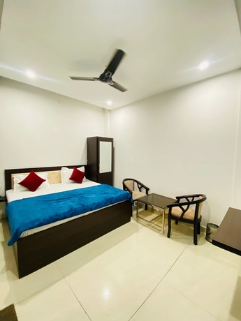 Imagen de la habitación del Hotel Star Karnal. Foto 4