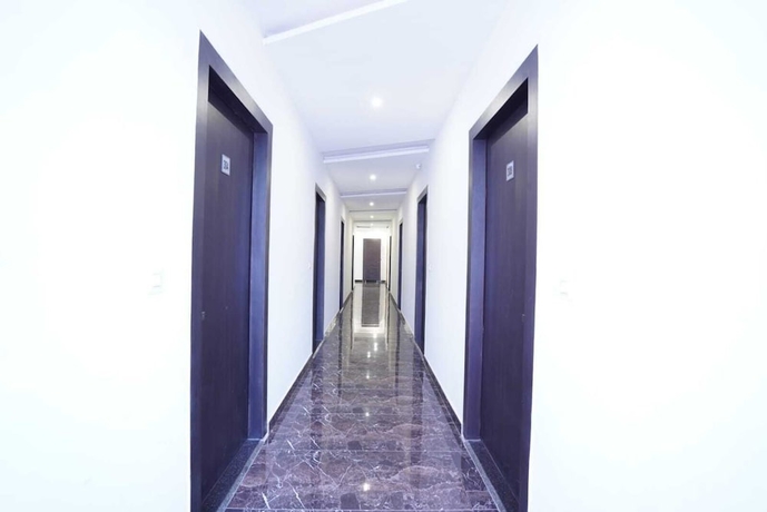 Imagen de los interiores del Hotel Star Karnal. Foto 7