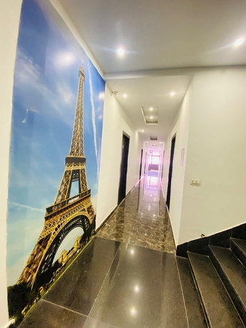 Imagen de los interiores del Hotel Star Karnal. Foto 8