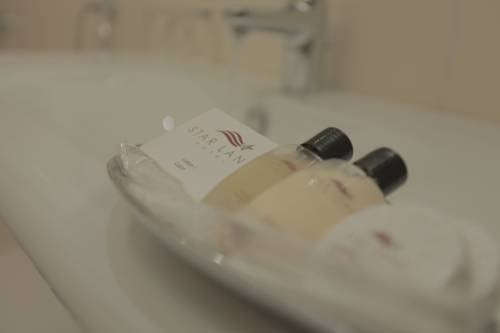 Imagen de la habitación del Hotel Star Land Bonapriso. Foto 5