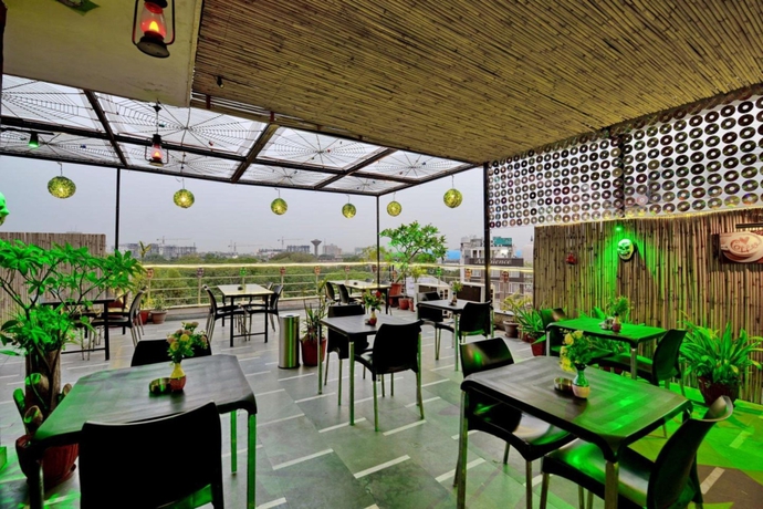 Imagen del bar/restaurante del Hotel Star Plaza, Nueva Delhi. Foto 1