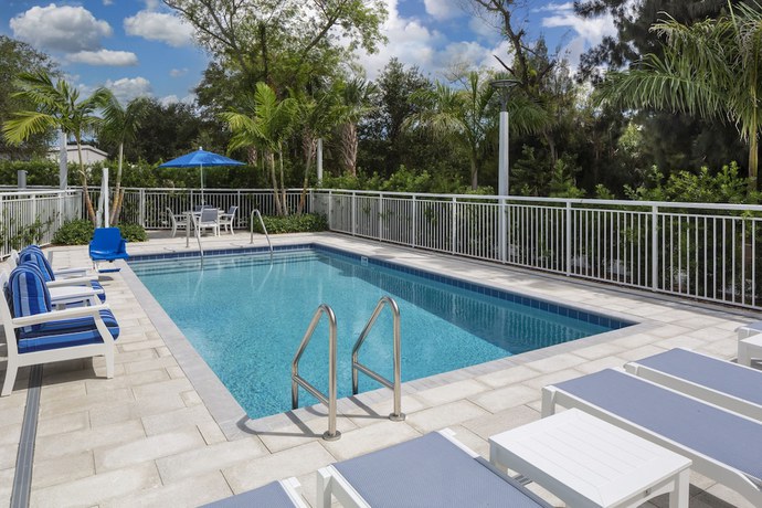 Imagen de la piscina del Hotel Star Suites: An Extended Stay. Foto 20