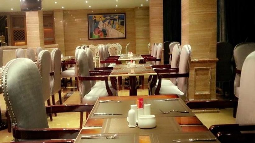 Imagen de los exteriores del Hotel Star World. Foto 13