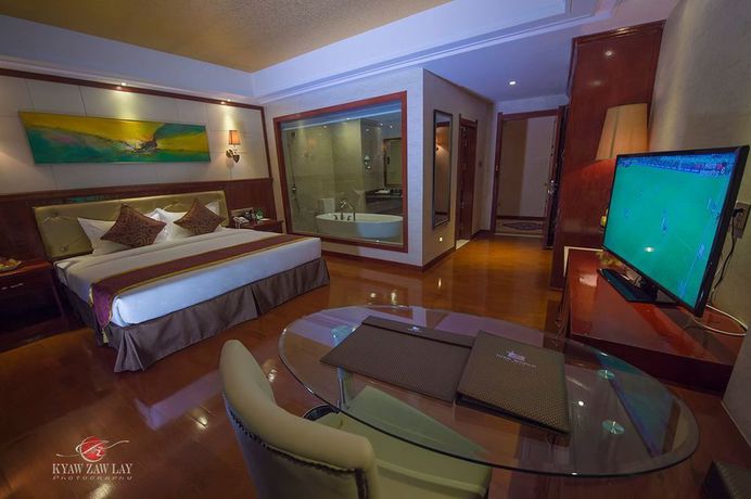 Imagen del bar/restaurante del Hotel Star World. Foto 8