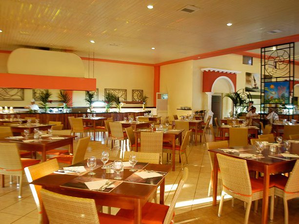 Imagen del bar/restaurante del Hotel Starfish Cayo Guillermo. Foto 2