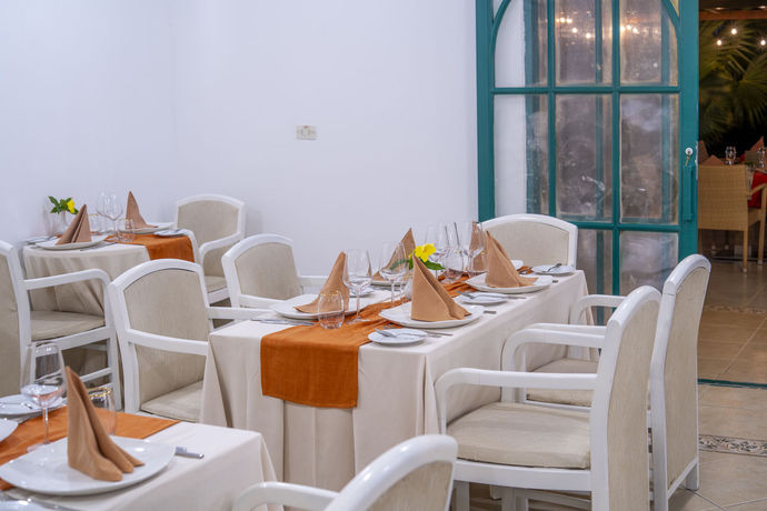 Imagen del bar/restaurante del Hotel Starfish Guardalavaca, Only Adults +16. Foto 3