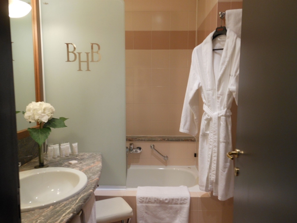 Imagen de la habitación del Hotel Starhotels Business Palace. Foto 8