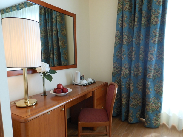 Imagen de la habitación del Hotel Starhotels Business Palace. Foto 10