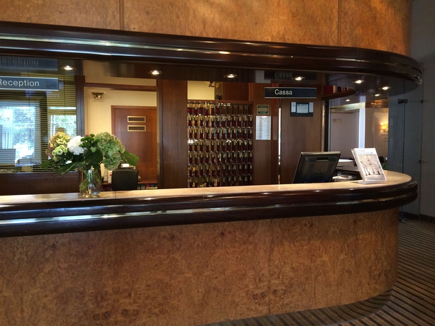 Imagen de los interiores del Hotel Starhotels Cristallo Palace. Foto 16