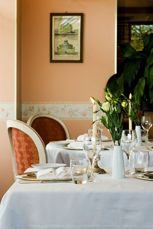 Imagen del bar/restaurante del Hotel Starhotels Cristallo Palace. Foto 9