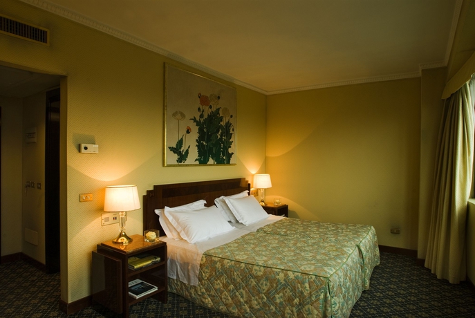 Imagen de la habitación del Hotel Starhotels Du Parc. Foto 5