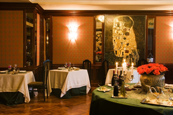 Imagen del bar/restaurante del Hotel Starhotels Du Parc. Foto 3