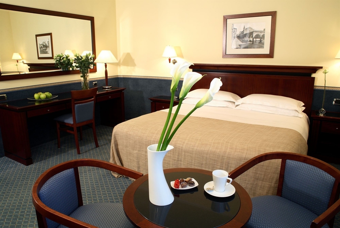 Imagen de los interiores del Hotel Starhotels Excelsior. Foto 12