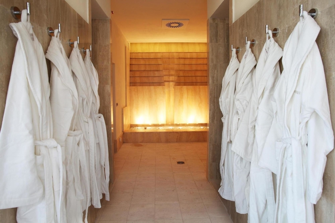 Imagen de los interiores del Hotel Starhotels Grand Milan. Foto 16