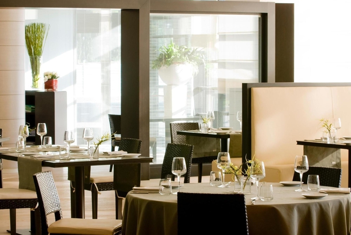 Imagen del bar/restaurante del Hotel Starhotels Grand Milan. Foto 7