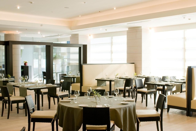 Imagen del bar/restaurante del Hotel Starhotels Grand Milan. Foto 8