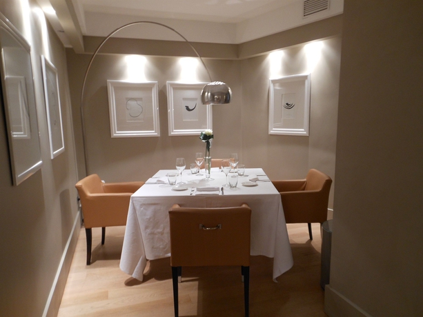 Imagen del bar/restaurante del Hotel Starhotels Michelangelo, Florencia. Foto 1
