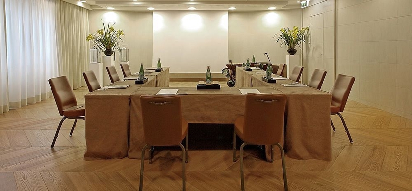 Imagen de los interiores del Hotel Starhotels Michelangelo, Florencia. Foto 12