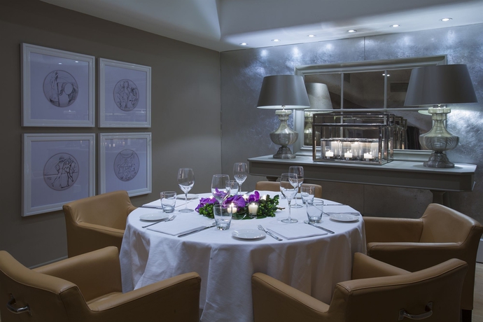 Imagen del bar/restaurante del Hotel Starhotels Michelangelo, Florencia. Foto 3