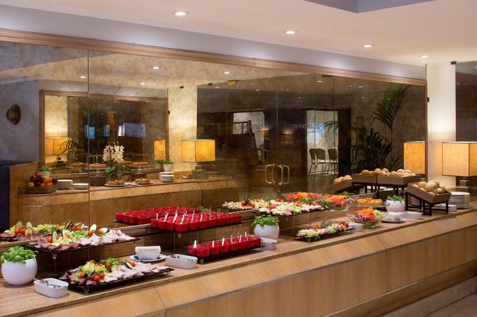 Imagen del bar/restaurante del Hotel Starhotels President. Foto 2