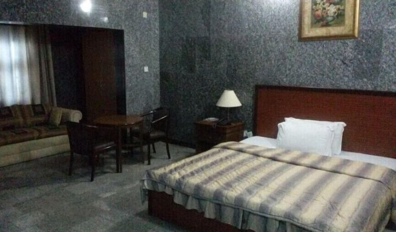 Imagen de la habitación del Hotel Starking Suites. Foto 5