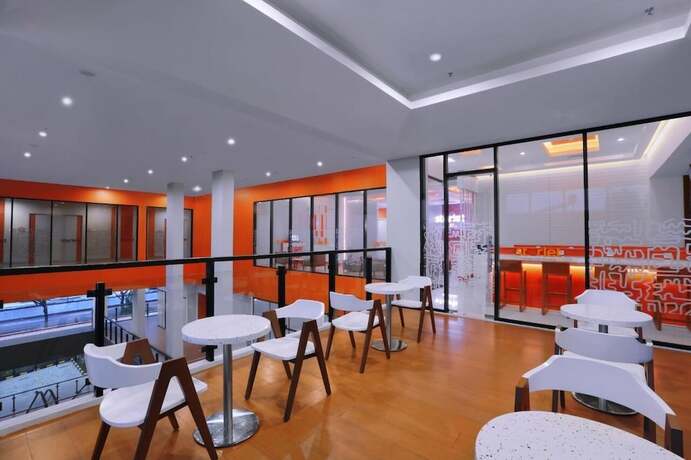 Imagen del bar/restaurante del Hotel Starlet Bsd City, Pagedangan. Foto 12