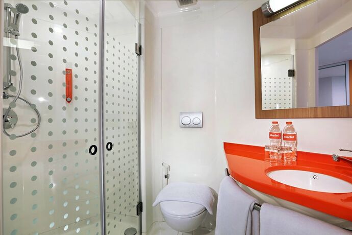 Imagen de la habitación del Hotel Starlet Serpong. Foto 15