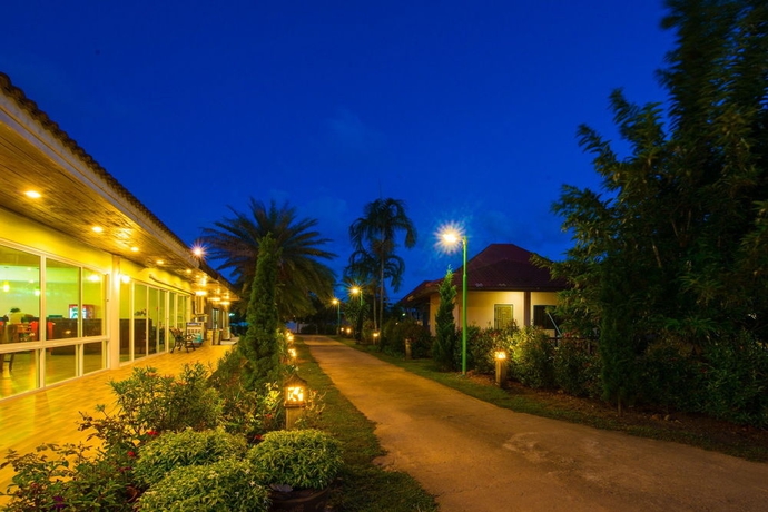 Imagen de los exteriores del Hotel Starlight Beach Resort Chumphon. Foto 3
