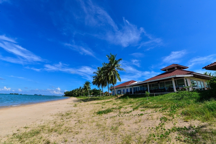 Imagen de los exteriores del Hotel Starlight Beach Resort Chumphon. Foto 5