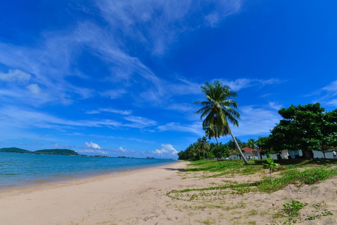 Imagen de los exteriores del Hotel Starlight Beach Resort Chumphon. Foto 6