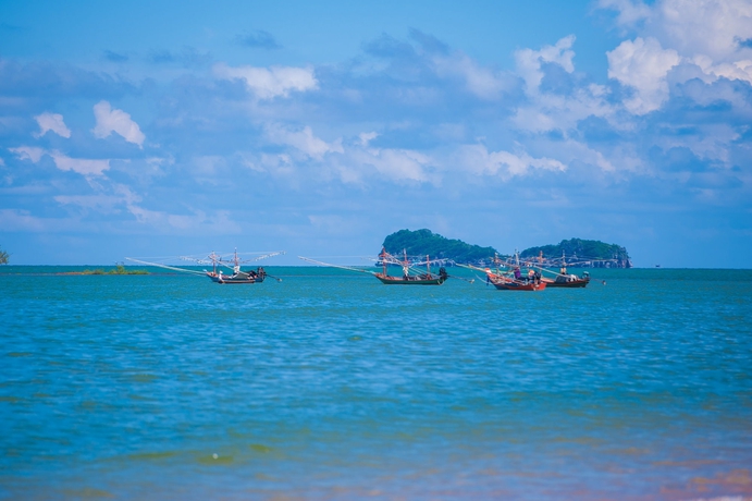 Imagen de los exteriores del Hotel Starlight Beach Resort Chumphon. Foto 7