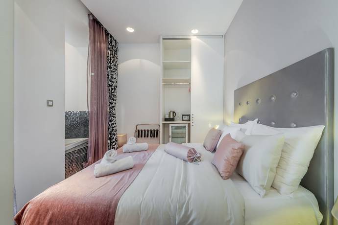 Imagen de la habitación del Hotel Starlight Luxury Rooms. Foto 3