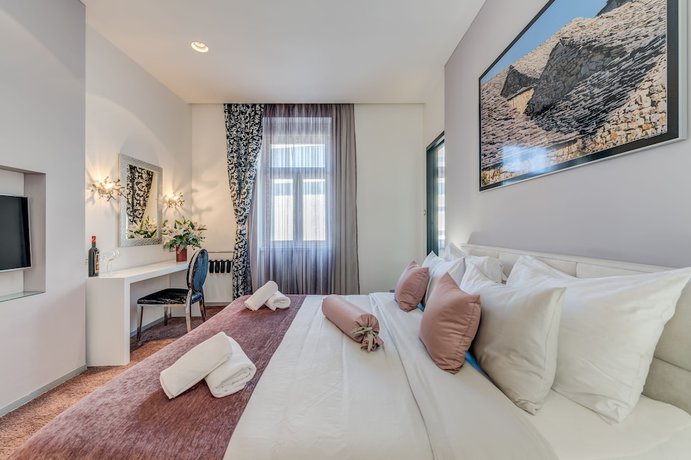 Imagen de la habitación del Hotel Starlight Luxury Rooms. Foto 17