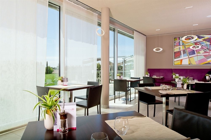 Imagen del bar/restaurante del Hotel Starling Lausanne. Foto 3