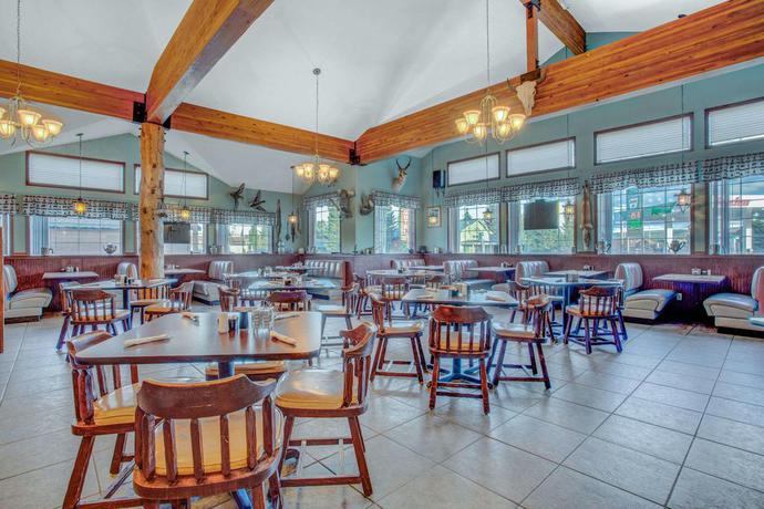 Imagen del bar/restaurante del Hotel Starlite Yellowstone, Tapestry Collection by Hilton. Foto 2