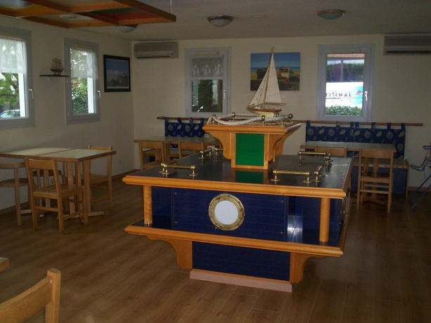 Imagen del bar/restaurante del Hotel Stars Antibes. Foto 3