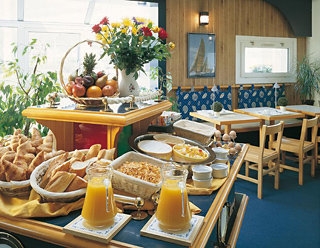 Imagen del bar/restaurante del Hotel Stars Evry. Foto 2