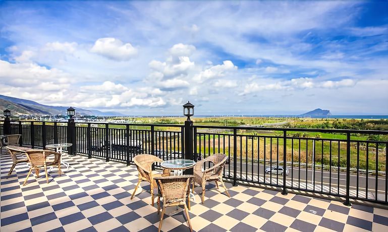 Imagen de los exteriores del Hotel Start Journey Hotel. Foto 6