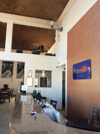 Imagen de los exteriores del Hotel State Inn. Foto 13