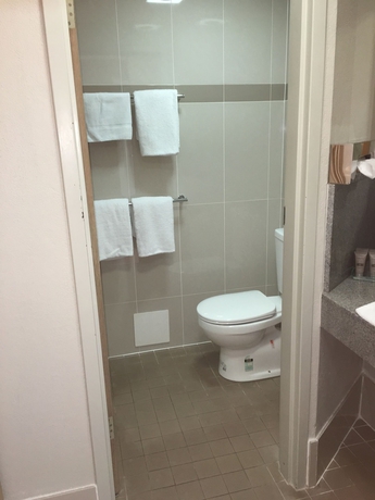 Imagen de la habitación del Hotel Statesman. Foto 3