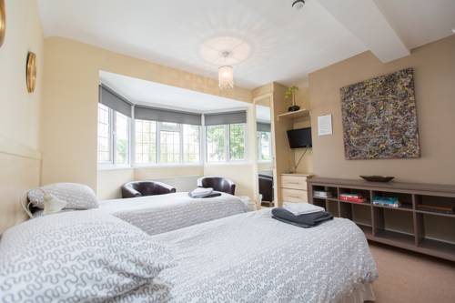 Imagen de la habitación del Hotel Station Approach Solihull Cabin Stays. Foto 3