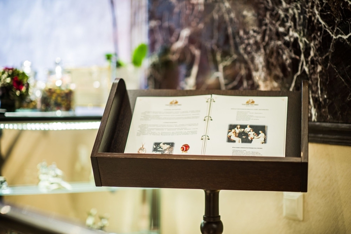 Imagen de los interiores del Hotel Statskij Sovetnik Zagorodnyy. Foto 12