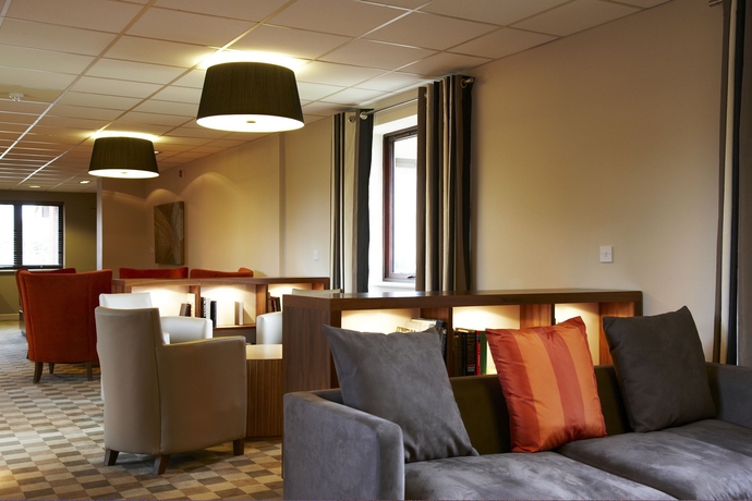 Imagen de los interiores del Hotel Staverton Park and Golf Club. Foto 6