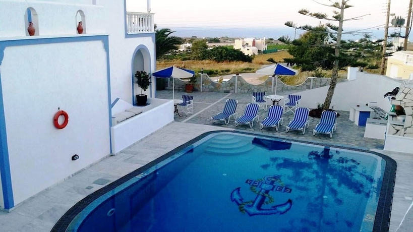 Imagen de la piscina del Hotel Stavros Villas. Foto 16