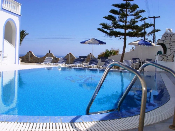 Imagen de la piscina del Hotel Stavros Villas. Foto 17