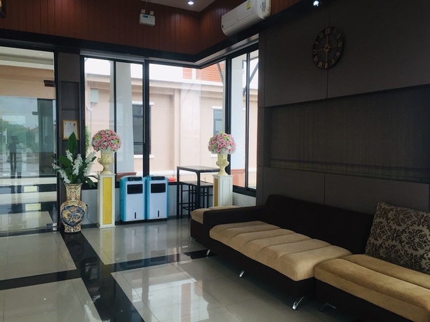 Imagen de los interiores del Hotel S-tawan and Convention. Foto 15