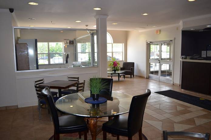 Imagen de los interiores del Hotel Stay Express Inn and Suites Atlanta. Foto 18